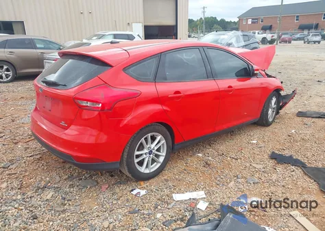 2015 Ford Focus Se z USA, uszkodzony, nr VIN 1FADP3K22FL354533